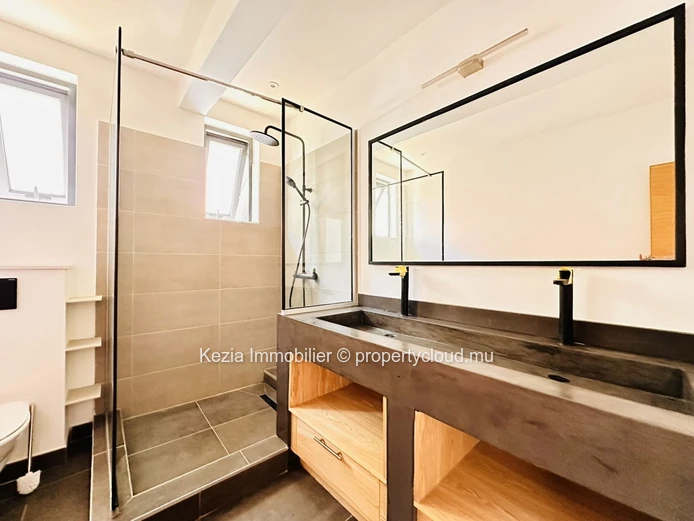 Apartment With Private Garden