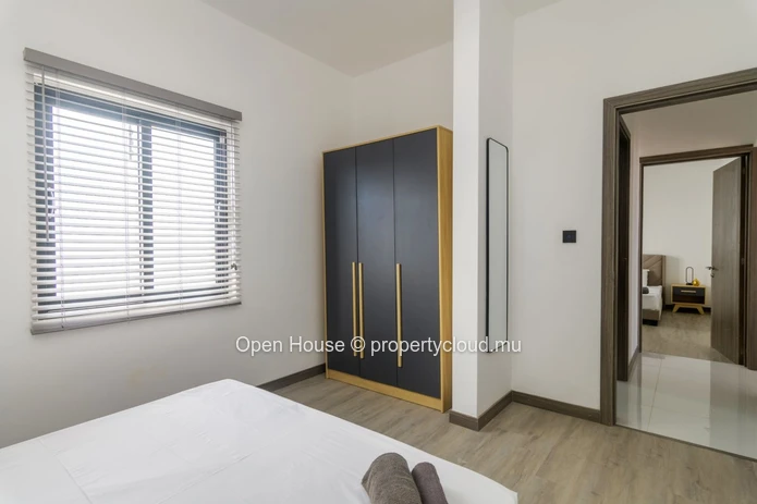 A LOUER - Villa - Grand Baie, 128m², 3 chambres, piscine privée, meublée, climatisée, à Rs 175.000