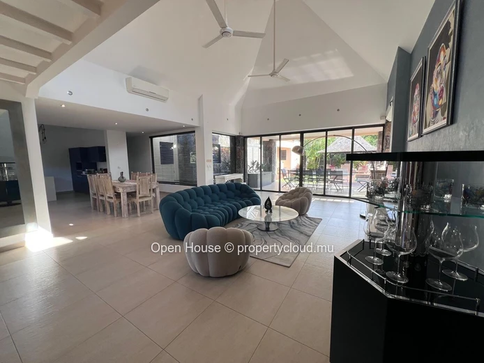 Villa d'architecte 4 chambres avec piscine à vendre à Péreybère