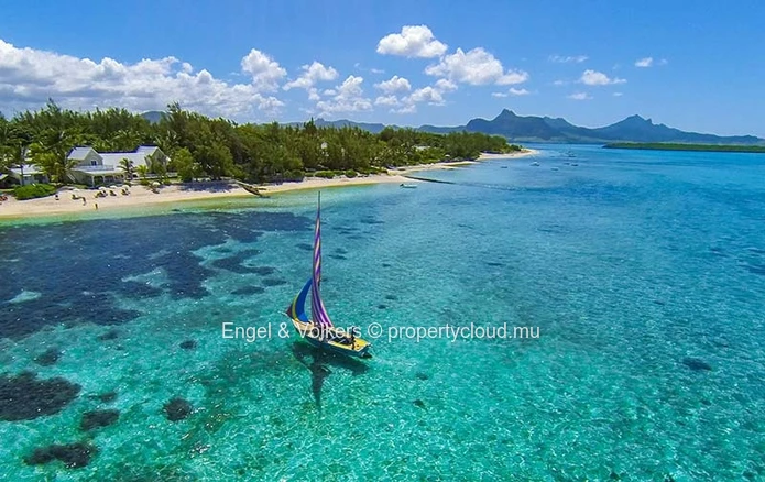 High-End Duplexes in a Secure Coastal Village with Beach Access