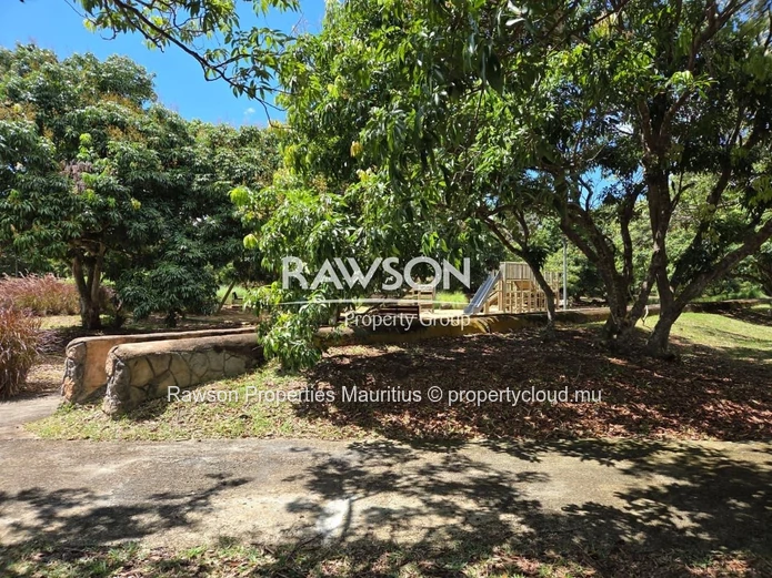 2 Bedroom Apartment | 2 Bathrooms | Pool | Shops | Medical Centre | Padel | School | Beau Plan