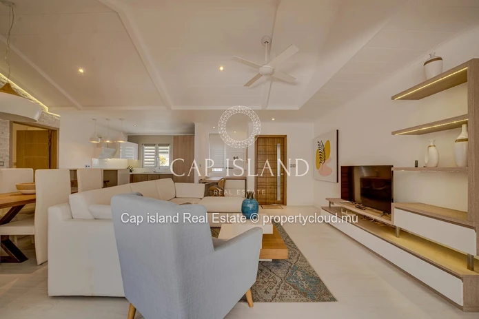 Prestigious 3-bedroom villa at Clos du Littoral