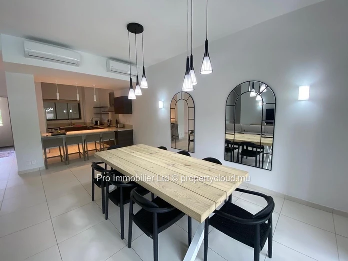 Ground floor apartment FOR RENT, fully furnished and located in a secure compound at Ki Residence Pereybere.