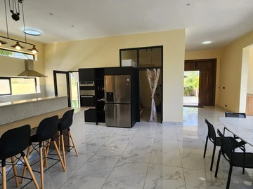 4 Bedroom Villa