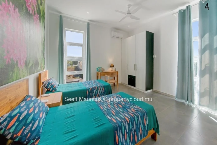 Beachfront Penthouse with Private Rooftop Pool 