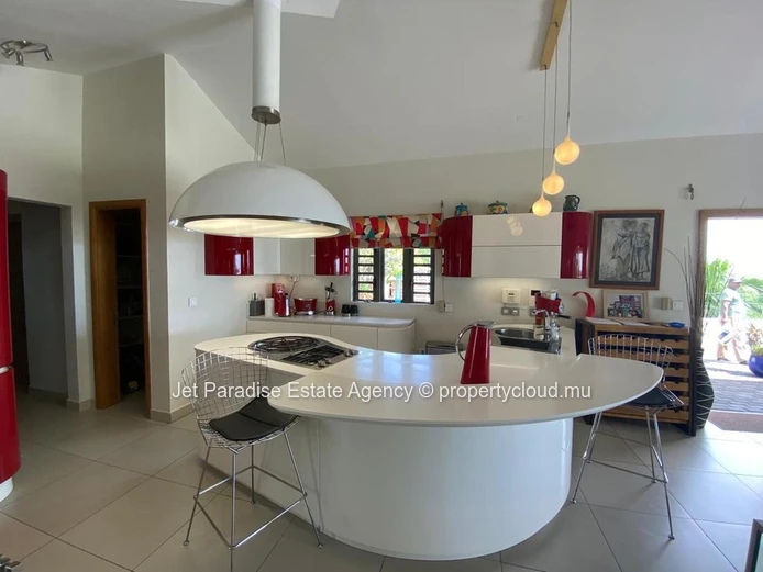 Luxurious RES Villa in Tamarin with Private Pool, Sea and Mountain Views - 320m² Living Area - 650m² Land - Fully Fur...