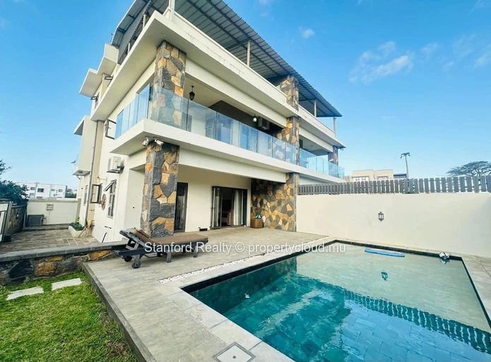 Villa for Rent – 5 Bedrooms, Mont Choisy, North