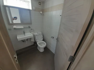 18 Bedroom Hotel