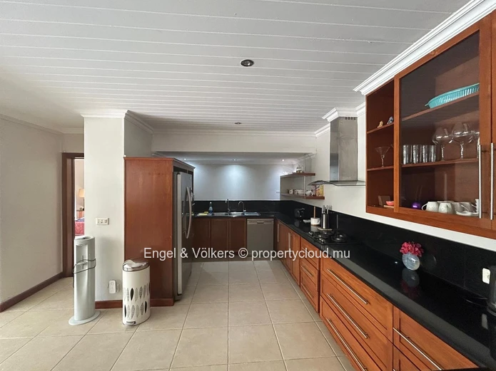 For Rent – Spacious 3-Bedroom Villa with Private Pool in a Secure Residence, Pereybere