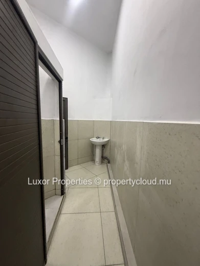 Espace Commercial À Louer À Curepipe