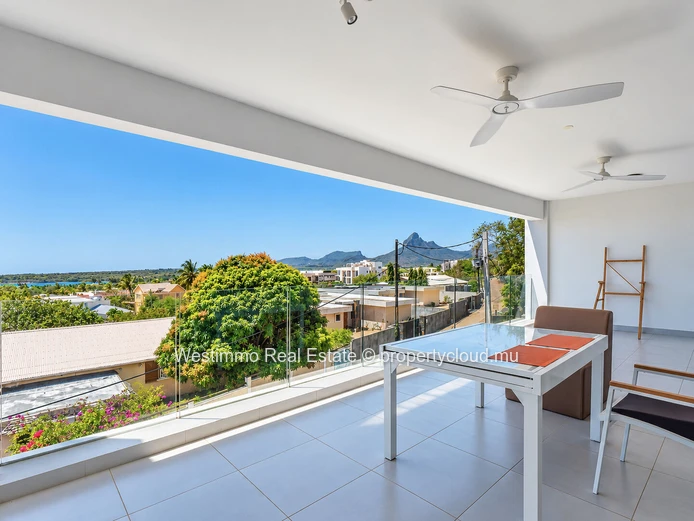 Penthouse de 200 m² avec vue mer à vendre à Tamarin