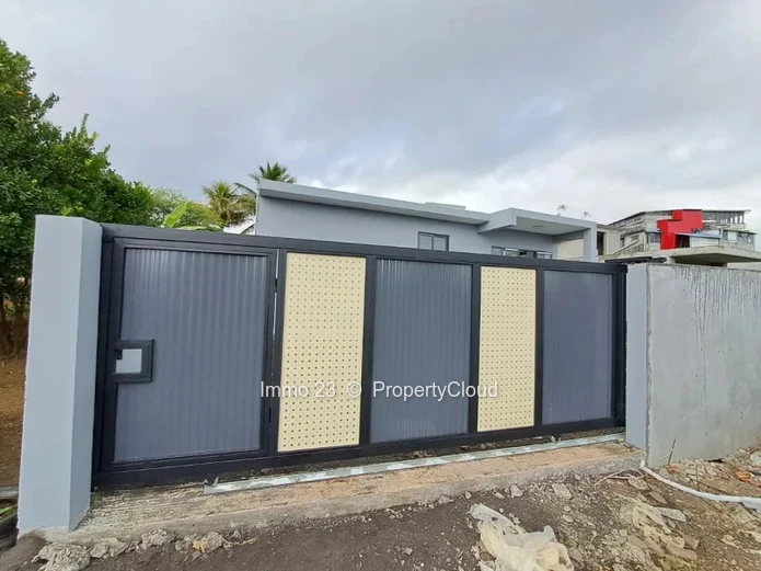 Maison / Villa - 2 chambres - Curepipe - Ref. MA97913VE
