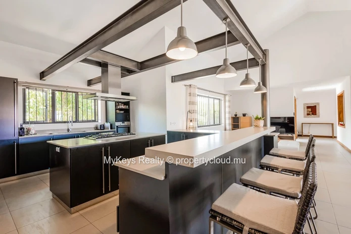 Spacious 4-Bedroom Villa for Rent - Tamarin