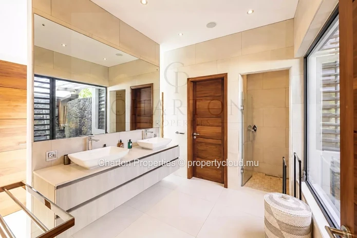 Villa contemporaine de 4 chambres avec bureau et jardin paysager - Grand Baie