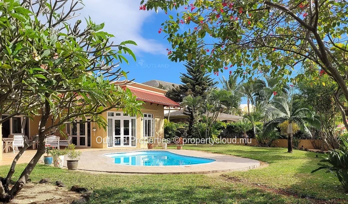 Maison spacieuse avec piscine et grand jardin - Tamarin