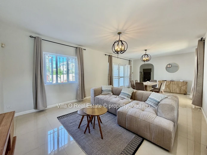 Close to Intermart Calodyne and the beaches, welcomed at the parking area by a lovely landscaped garden, bright furni...