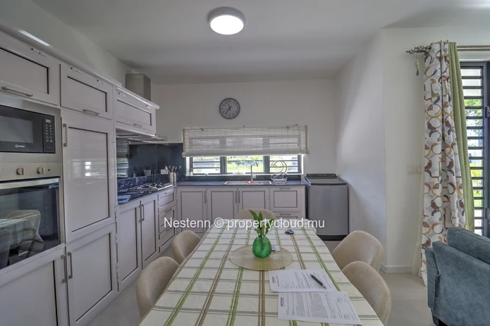 Maison de plain-pied 3 chambres avec jardin, au calme 