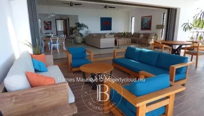 CAP MALHEUREUX – BEACH FRONT PENTHOUSE with 3 bedrooms
