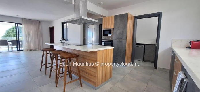 Appartement moderne avec terrasse et vues 