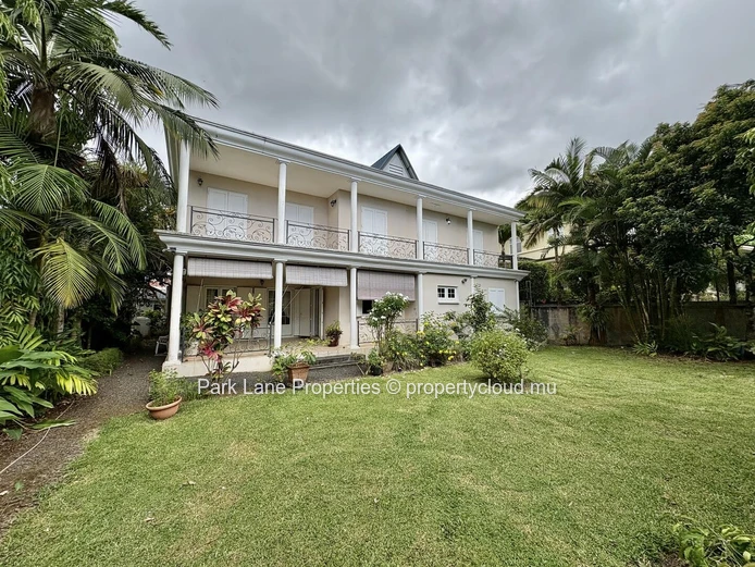 Charmante maison de style colonial avec jardin et vue à Floréal