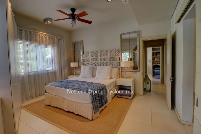 Furnished 4-bed duplex with river and mountain views, and close to the beach