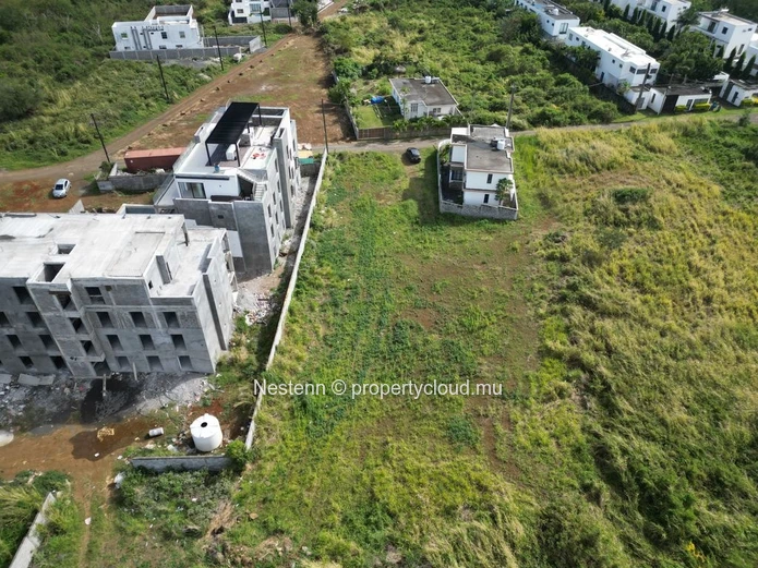 Spacious land of 1272 m² 
