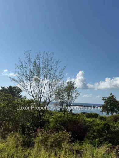  À Louer – Penthouse en Bord de Mer | 3 Chambres 