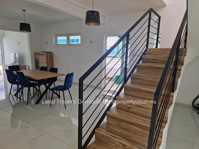 Maison meublée 3 chambres avec piscine à louer à Calodyne