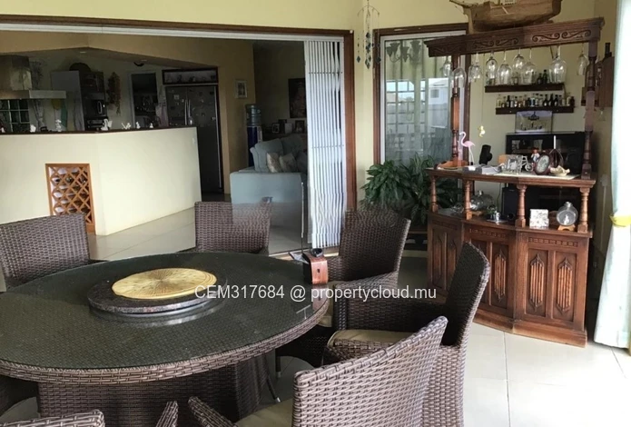 Spacieuse Maison Familiale à Vendre – Beau Vallon, Mahébourg 