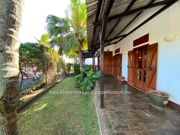 For Sale – House In Roche Brunes