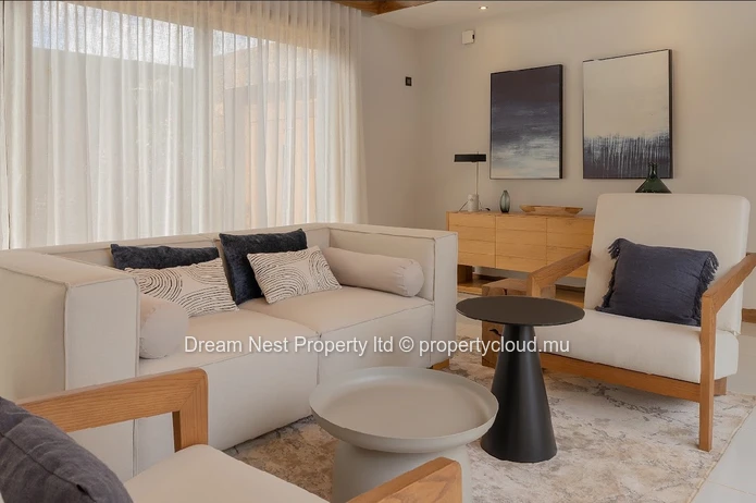 Tropical Elegance – 4-Bedroom Villa Steps from the Beach in North Mauritius