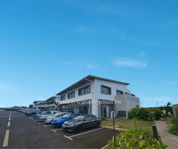 Prime office space with unmatched visibility – Ideal for your business growth!