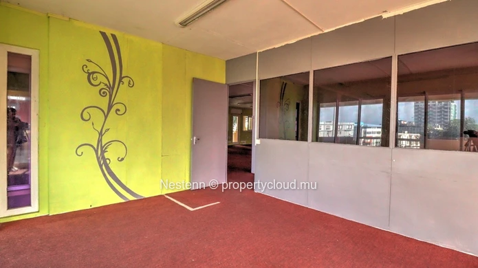 Office space of 371.61 m² 