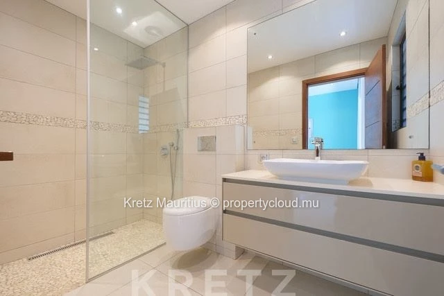 Exceptional villa with a huge swimming pool