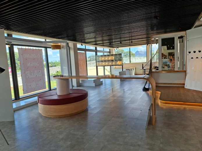 Bâtiment industriel et commercial à vendre à Phoenix - Bien situé