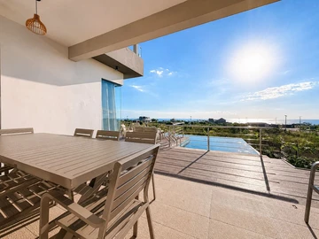 5 Bedroom Villa