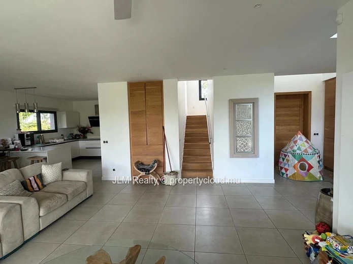 For Rent: Modern 4-Bedroom En-Suite Villa, Tamarin, Mauritius