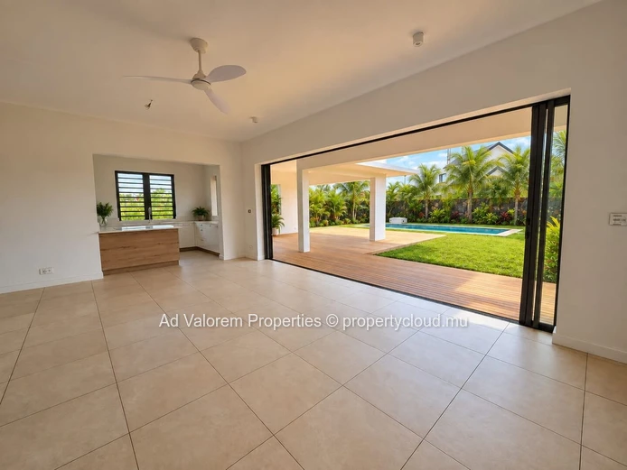 Maison 4 chambres avec piscine à vendre à Azuri