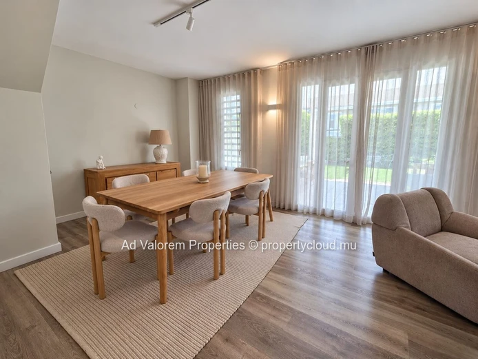 A LOUER - Joli duplex de 3 chambres avec jardin privatif au cœur de Moka (Mandat exclusif)
