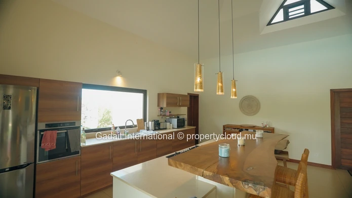 Luxurious Villa for Sale - Cap Tropical 2, Mauritius - Elegance and Investment Opportunity