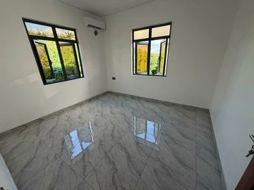 5 Bedroom Villa