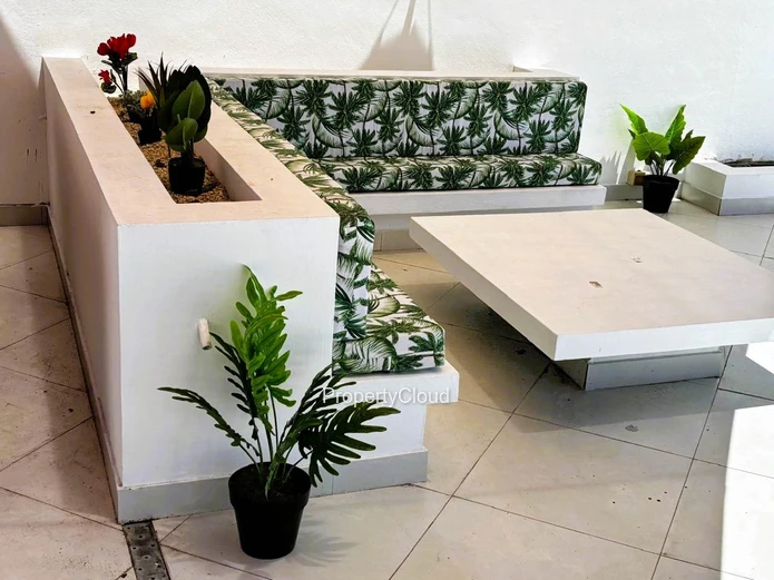 For Rent - 3-Bedroom Penthouse - Poste Lafayette/Roches Noires