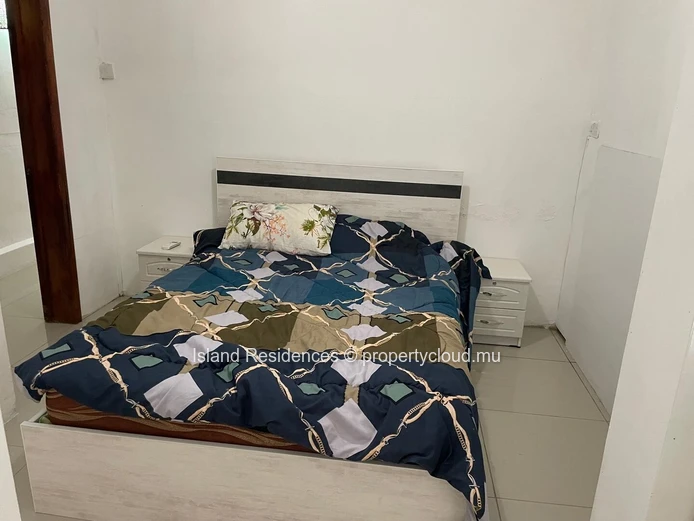 Furnished apartment with 3 bedrooms, a large covered terrace and parking space
