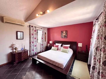 5 Bedroom Villa