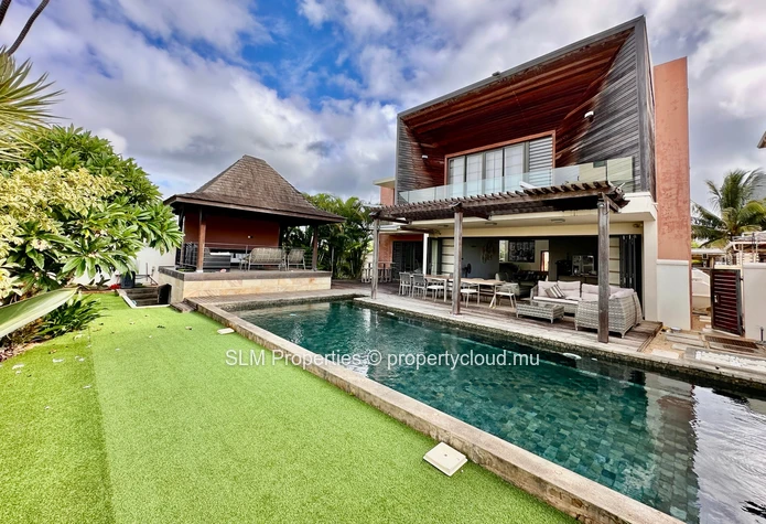Mon Choisy - Elegant 4 bedroom villa with pool in a residential complex for sale 