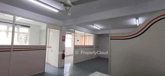 Office - 200m2 - Quatre Bornes - Ref. BU95567LO