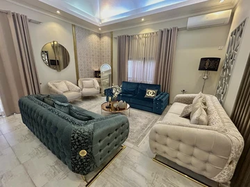 5 Bedroom House