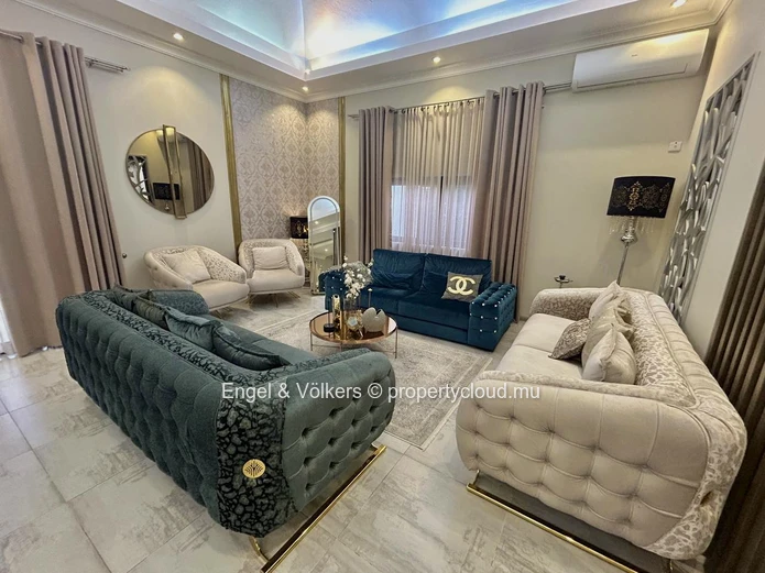 Spacious 5-Bedroom Individual House for Sale — Reserved for Mauritian Citizens
