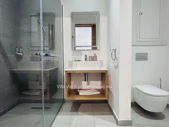 Péreybère - 3-bedroom penthouse with private pool in a secured residence