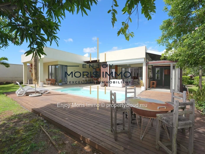 Contemporary Villa 3 Ensuite Bedrooms for Sale – North Mauritius | Private Pool